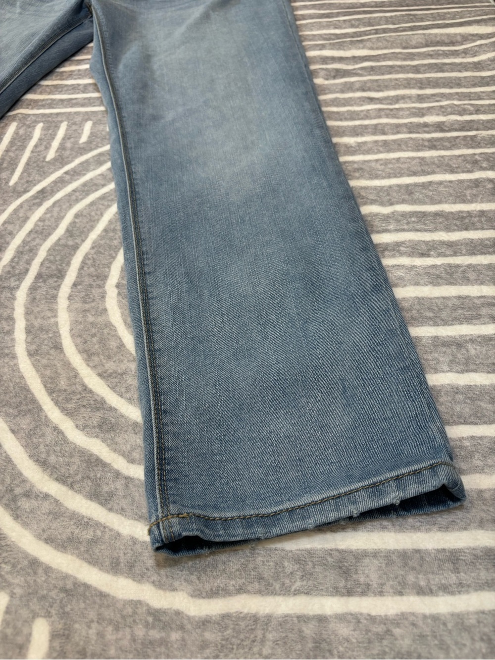 Cato Denim, C EST. 1946 Light Blue Mid-Rise Jeans, Size 12 - Picture 6 of 11